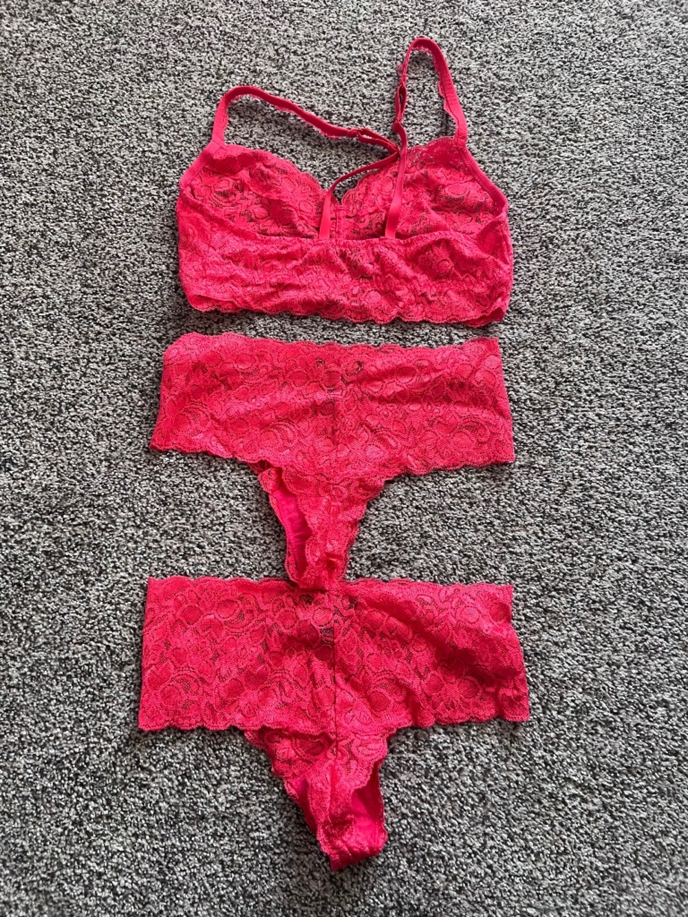 Quince Stretch Lace Thong & Bralette - Size Medium - Color Ruby -Never Worn